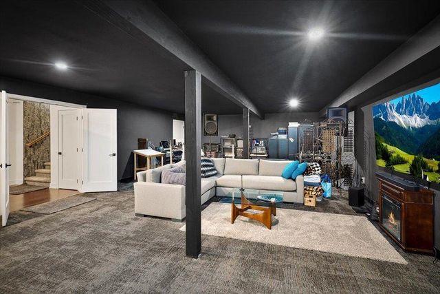 701 N Country Club Dr, Deer Park, WA 99006