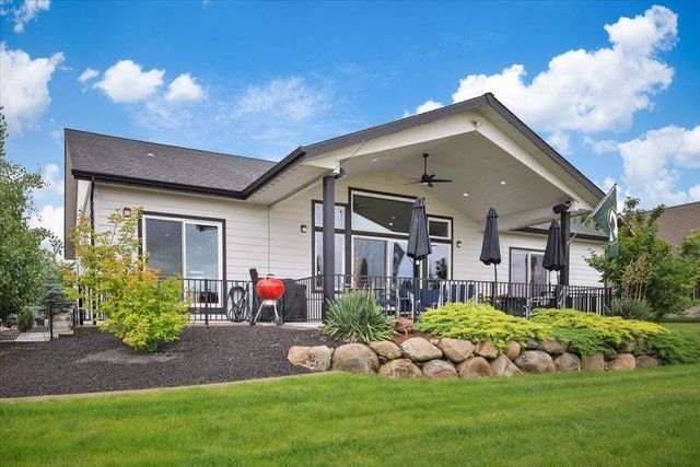 701 N Country Club Dr, Deer Park, WA 99006