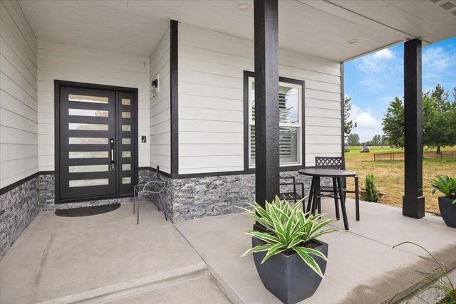 701 N Country Club Dr, Deer Park, WA 99006