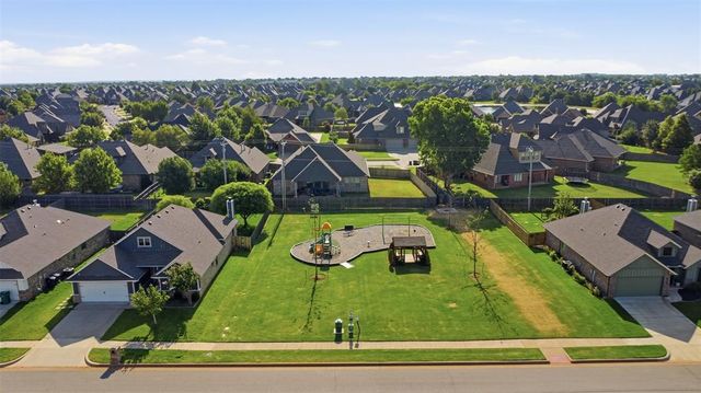 3317 NW 158th Street, Edmond, OK 73013