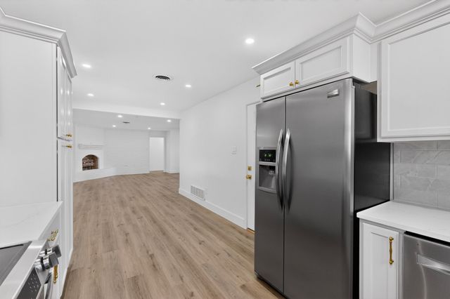 216 Bellvue Drive, Fort Worth, TX 76134