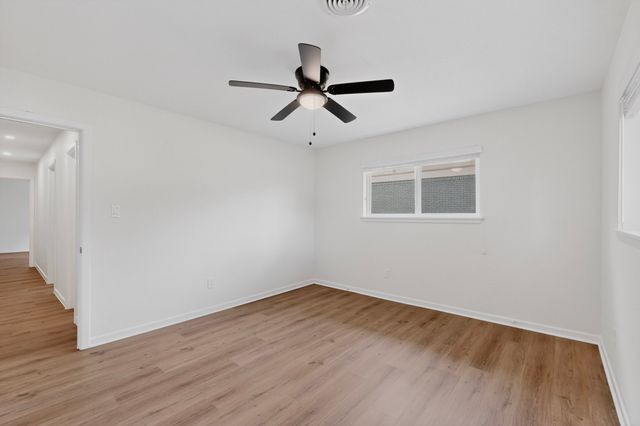 216 Bellvue Drive, Fort Worth, TX 76134