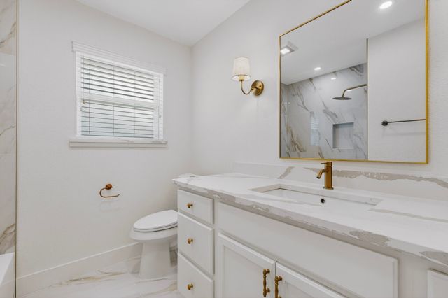 216 Bellvue Drive, Fort Worth, TX 76134