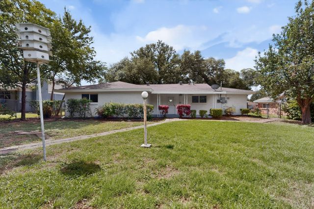 216 Bellvue Drive, Fort Worth, TX 76134