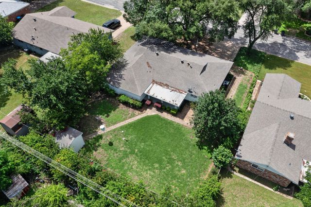 216 Bellvue Drive, Fort Worth, TX 76134
