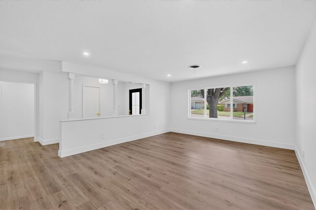 216 Bellvue Drive, Fort Worth, TX 76134