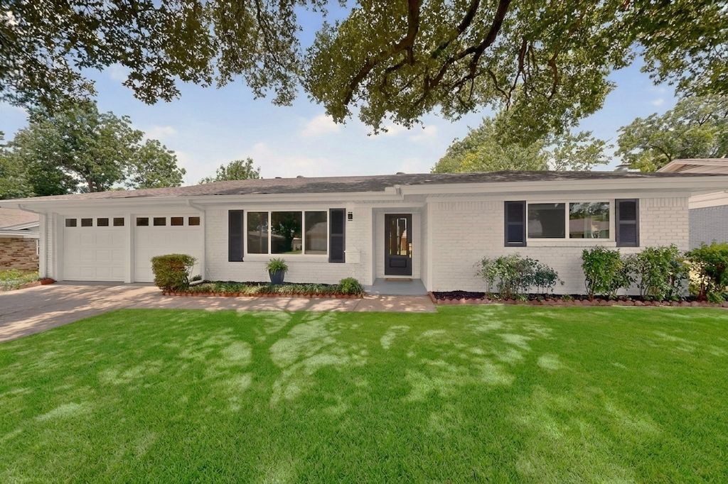 216 Bellvue Drive, Fort Worth, TX 76134