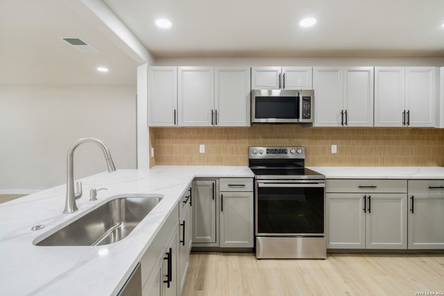 7819 Gideon Rock, San Antonio, TX 78254