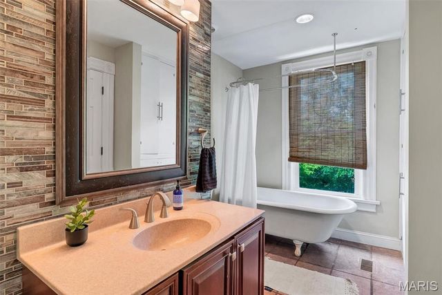 415 Oak Street, Webster Groves, MO 63119