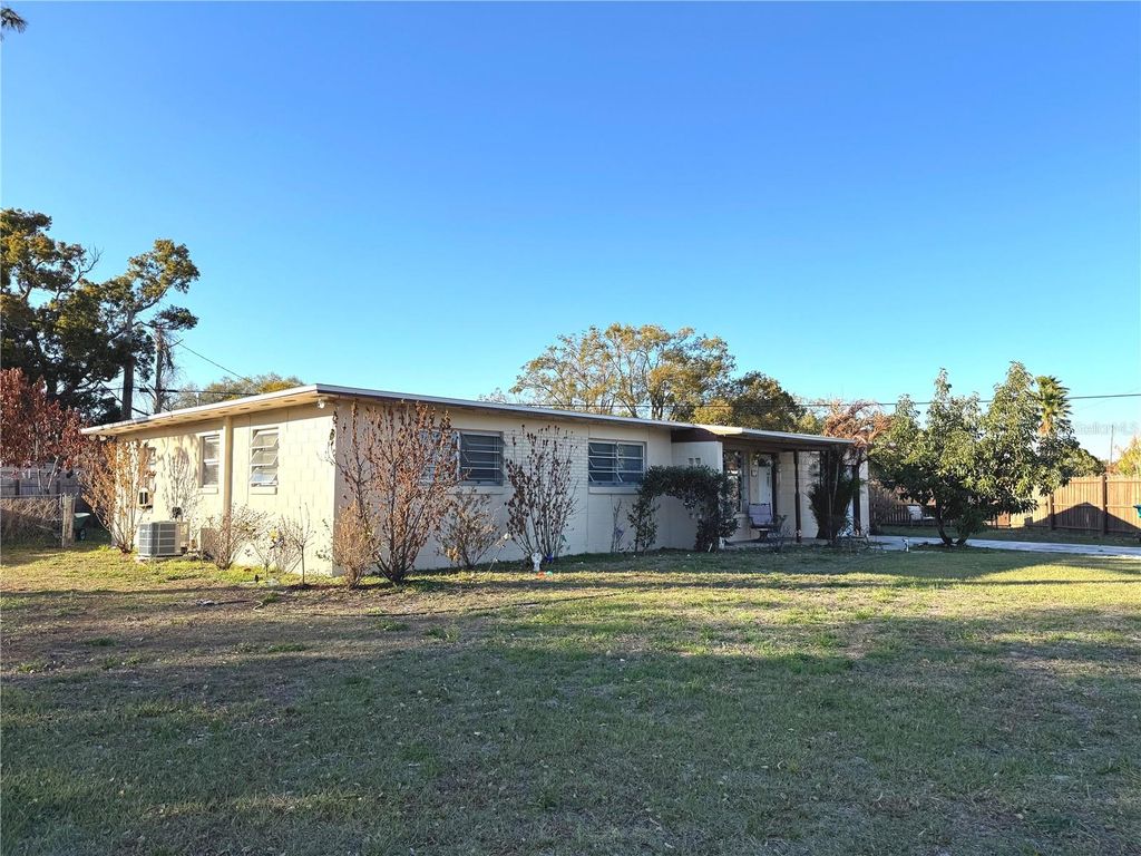 Image 2 of property listing at 504 S OXALIS AVENUE, Orlando, FL 32807