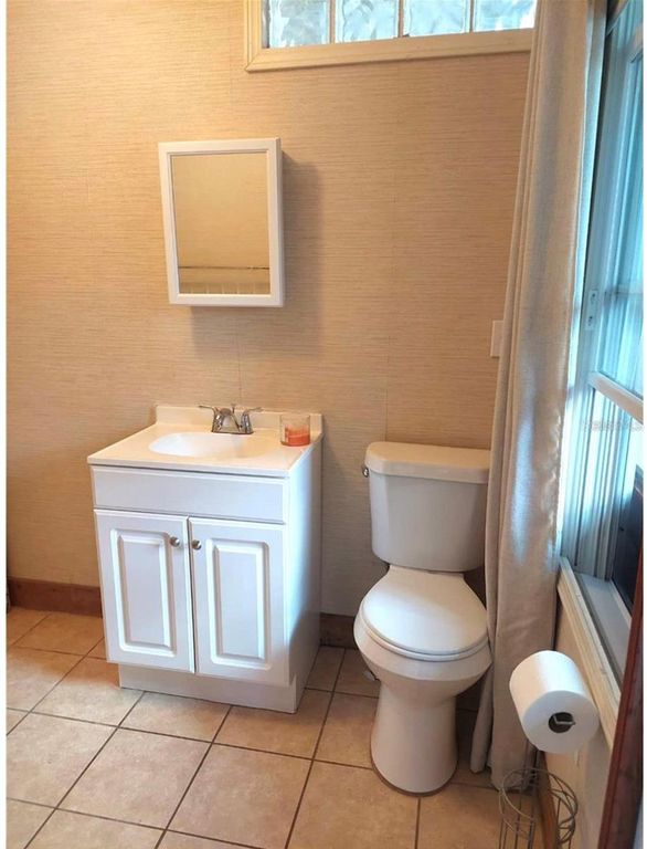 Image 14 of property listing at 504 S OXALIS AVENUE, Orlando, FL 32807