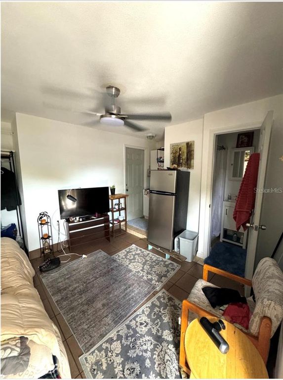 Image 15 of property listing at 504 S OXALIS AVENUE, Orlando, FL 32807