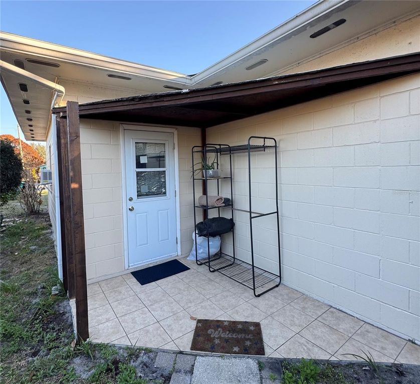 Image 26 of property listing at 504 S OXALIS AVENUE, Orlando, FL 32807