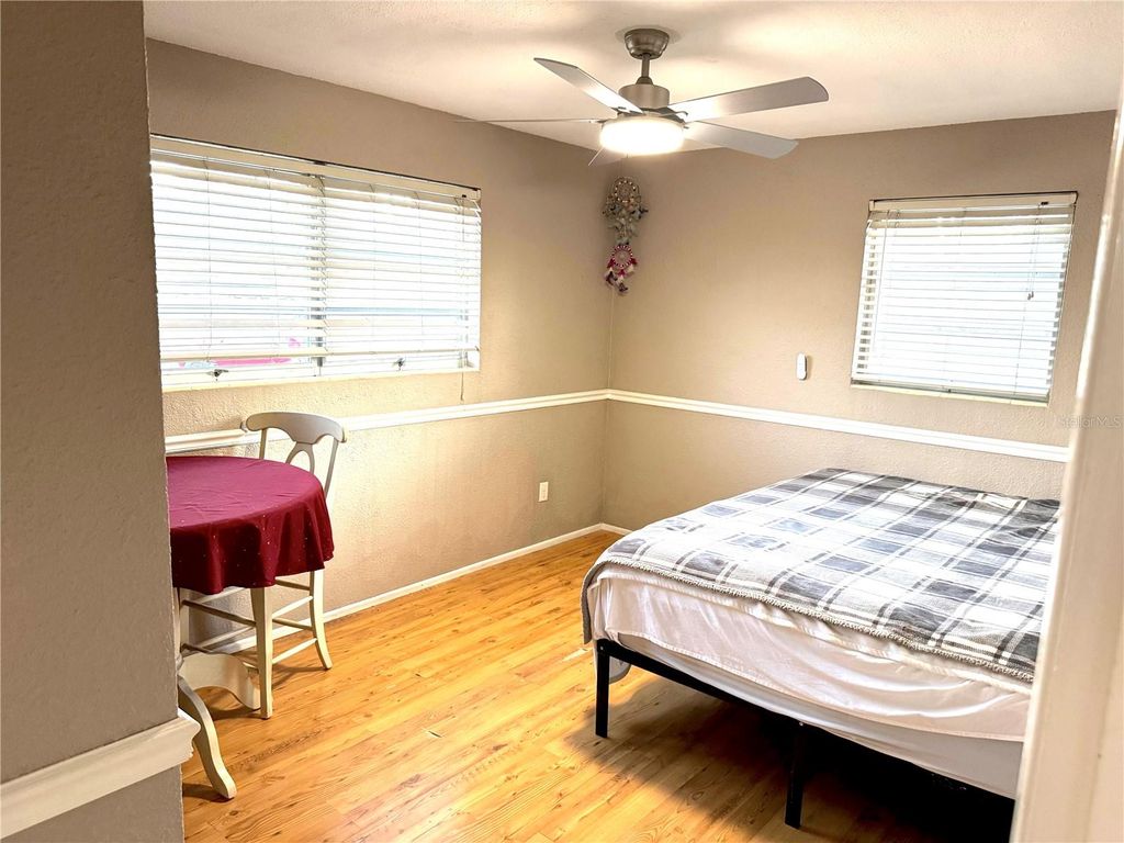 Image 10 of property listing at 504 S OXALIS AVENUE, Orlando, FL 32807