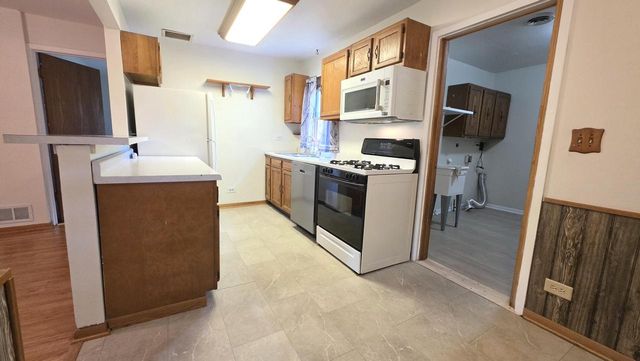 7007 315th AVENUE, Salem, WI 53168