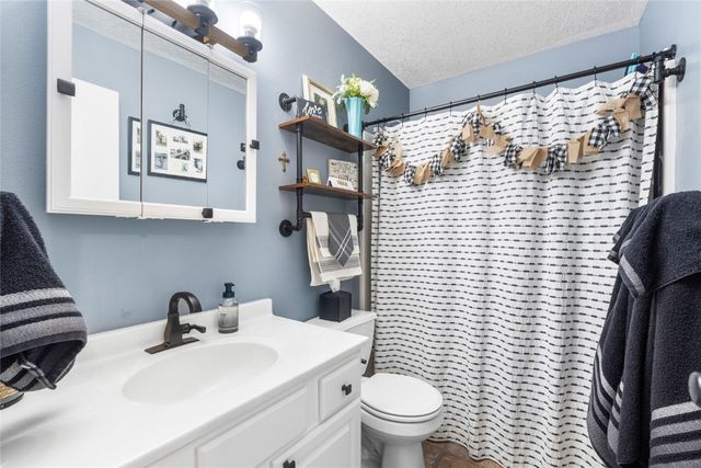 523 E Terrace Drive, Center Point, IA 52213