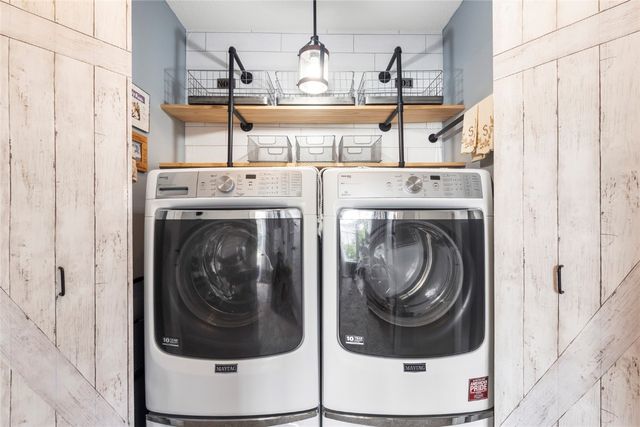 523 E Terrace Drive, Center Point, IA 52213