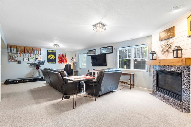 523 E Terrace Drive, Center Point, IA 52213