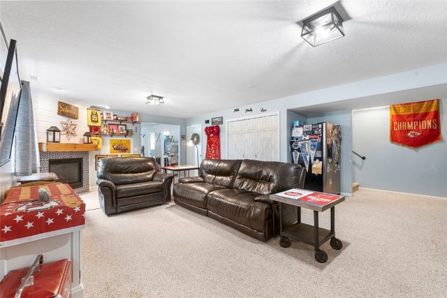 523 E Terrace Drive, Center Point, IA 52213