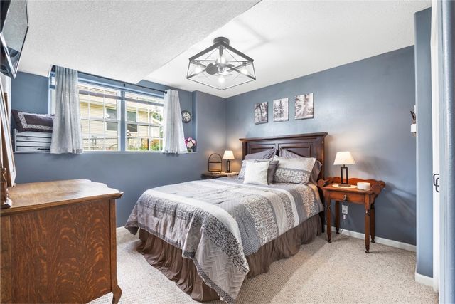 523 E Terrace Drive, Center Point, IA 52213