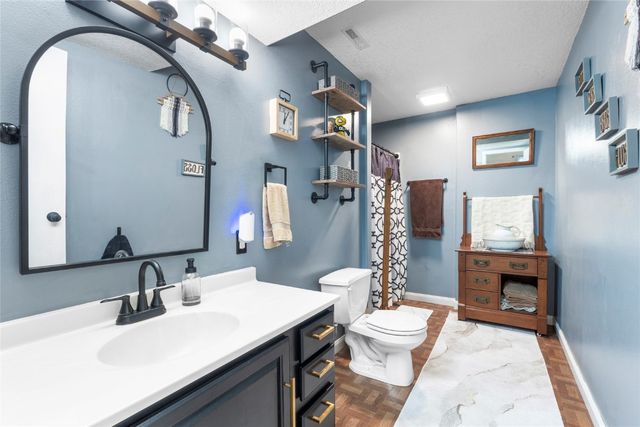 523 E Terrace Drive, Center Point, IA 52213