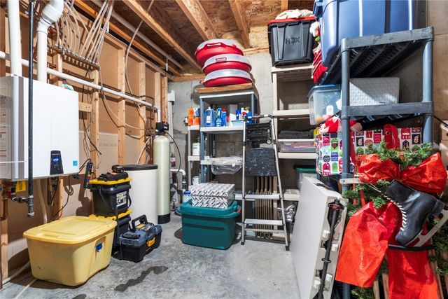 523 E Terrace Drive, Center Point, IA 52213