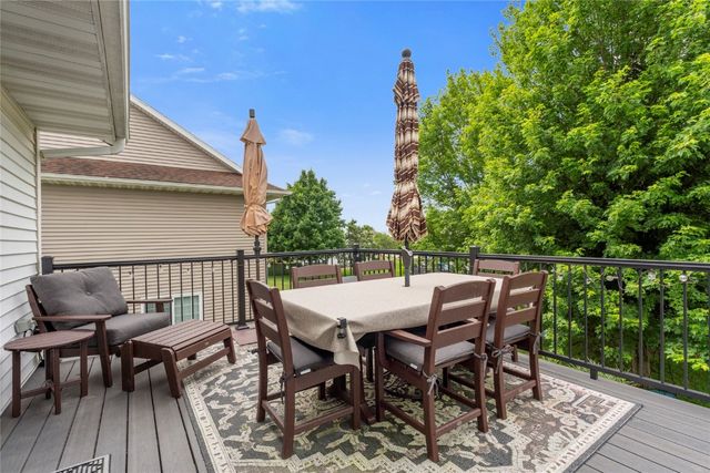 523 E Terrace Drive, Center Point, IA 52213