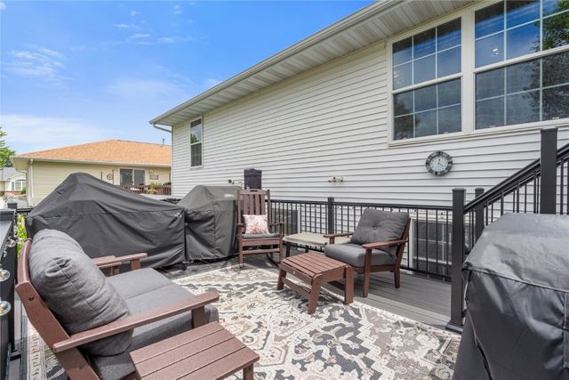 523 E Terrace Drive, Center Point, IA 52213