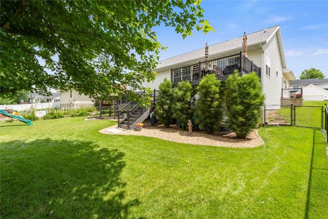 523 E Terrace Drive, Center Point, IA 52213