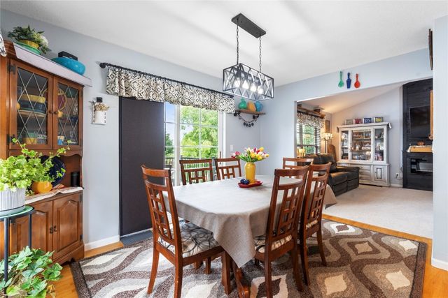 523 E Terrace Drive, Center Point, IA 52213