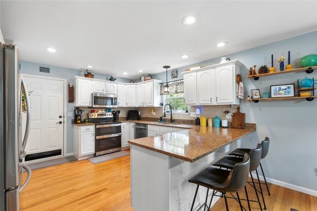 523 E Terrace Drive, Center Point, IA 52213