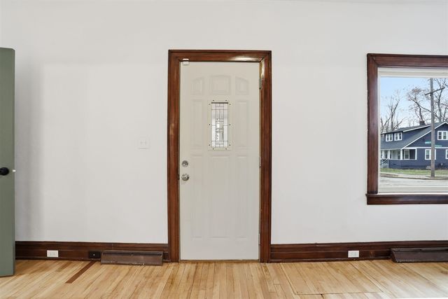 16 E Cleveland Avenue, Muskegon, MI 49444