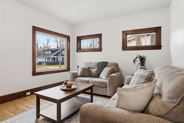 16 E Cleveland Avenue, Muskegon, MI 49444