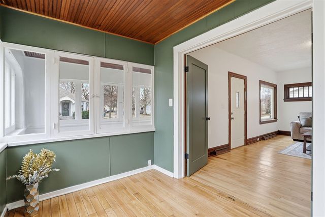 16 E Cleveland Avenue, Muskegon, MI 49444