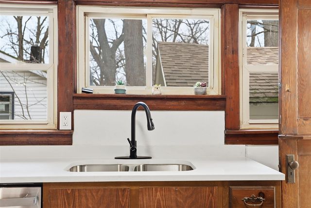 16 E Cleveland Avenue, Muskegon, MI 49444