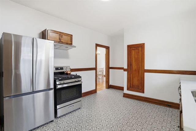 16 E Cleveland Avenue, Muskegon, MI 49444