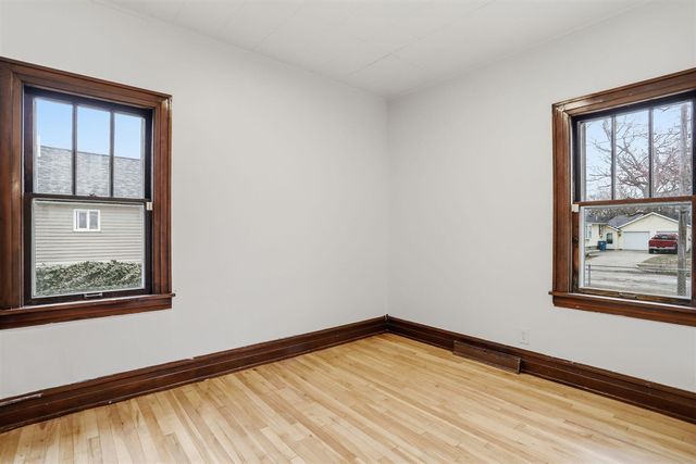 16 E Cleveland Avenue, Muskegon, MI 49444