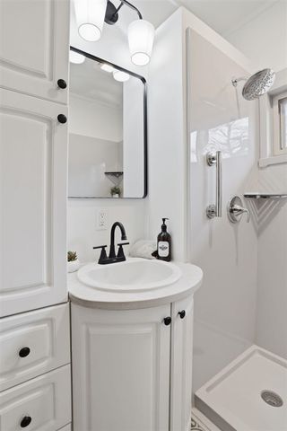 16 E Cleveland Avenue, Muskegon, MI 49444