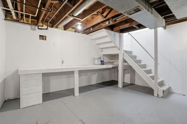 16 E Cleveland Avenue, Muskegon, MI 49444