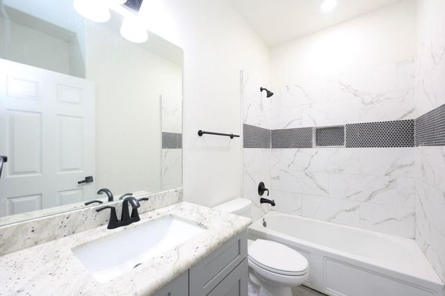 707 Magnolia Point Drive, Huffman, TX 77336