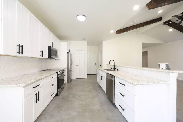 707 Magnolia Point Drive, Huffman, TX 77336