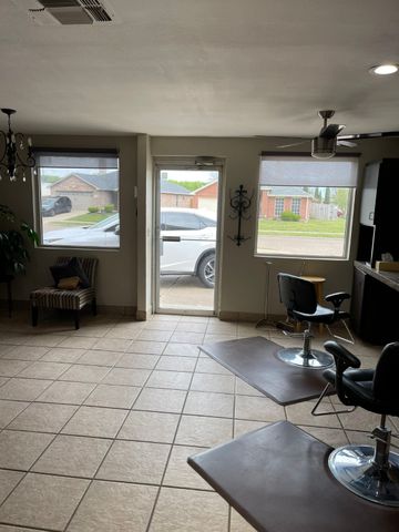 2526 Hillcrest Lane, Grand Prairie, TX 75052