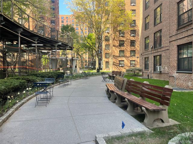 365 Clinton Avenue 6E, Brooklyn, NY 11238