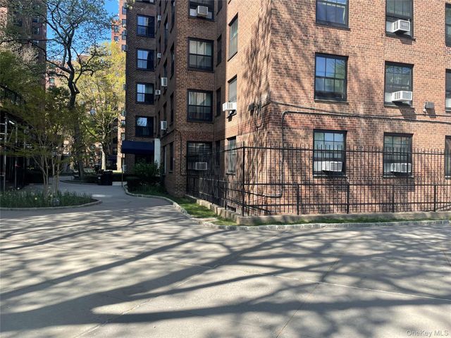 365 Clinton Avenue 6E, Brooklyn, NY 11238