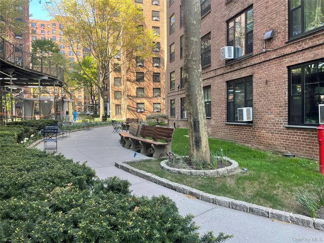 365 Clinton Avenue 6E, Brooklyn, NY 11238