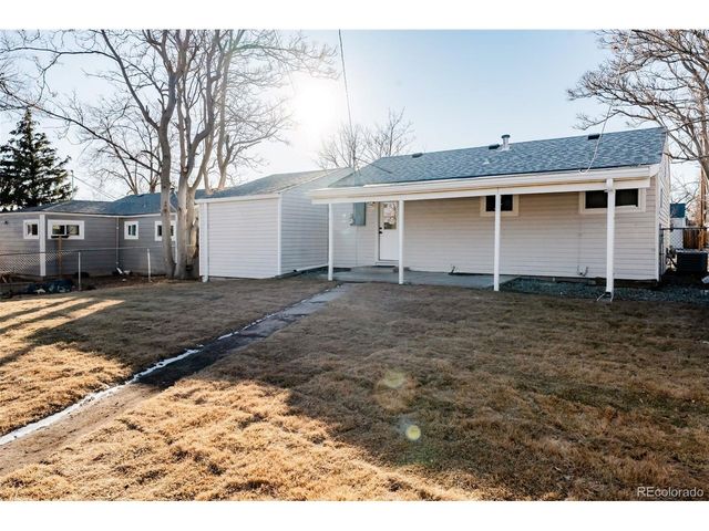 1352 S Quieto Ct, Denver, CO 80223