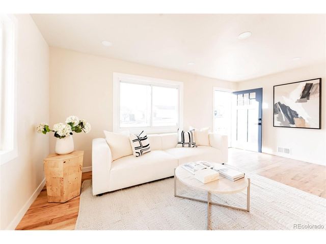 1352 S Quieto Ct, Denver, CO 80223