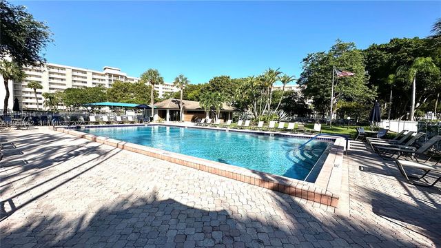 2651 S Course Drive 307, Pompano Beach, FL 33069