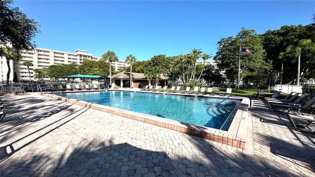 2651 S Course Drive 307, Pompano Beach, FL 33069