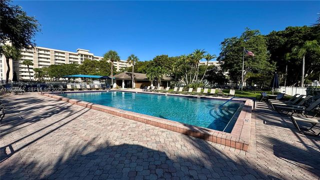 2651 S Course Drive 307, Pompano Beach, FL 33069